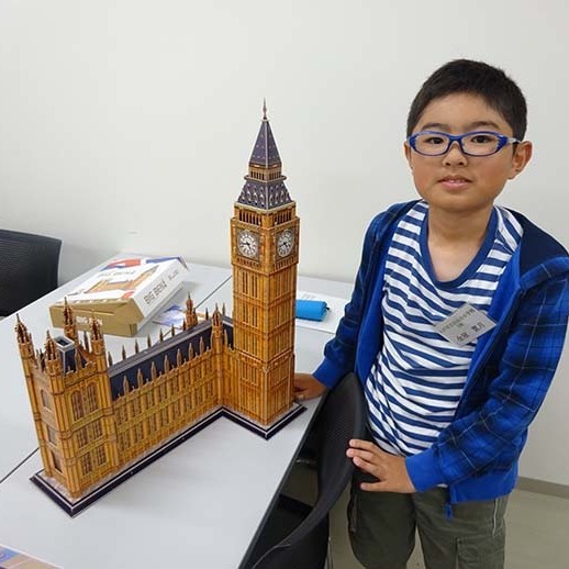 公開講座「3Dパズルを組立てながらイギリスを知ろう」が開催されました。